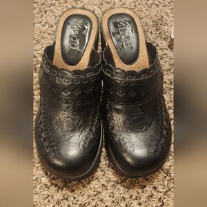 Mudd Black Embossed Women's Mules